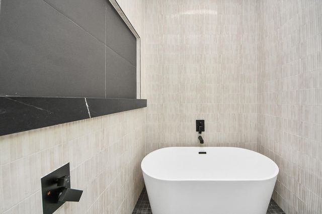 7911 Lynette Street, Houston, TX 77028