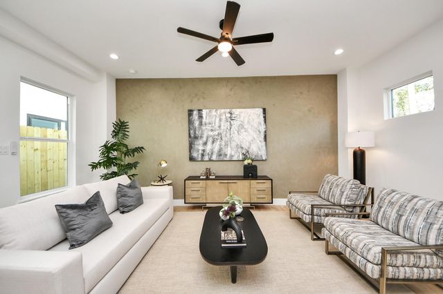 7911 Lynette Street, Houston, TX 77028