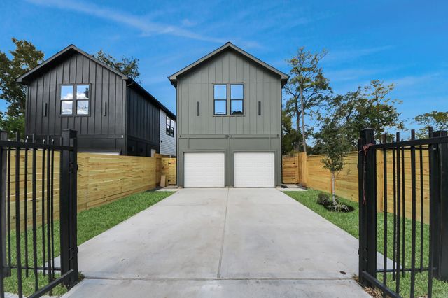 7911 Lynette Street, Houston, TX 77028