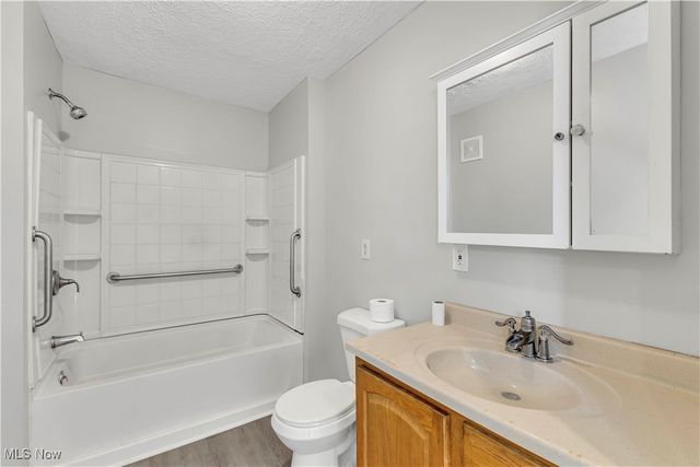 142 4th Street, Elyria, OH 44035