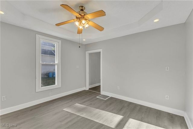 142 4th Street, Elyria, OH 44035