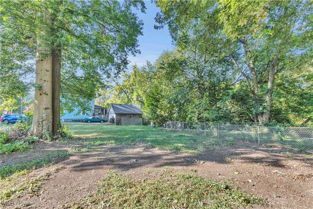 142 4th Street, Elyria, OH 44035