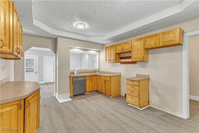 142 4th Street, Elyria, OH 44035