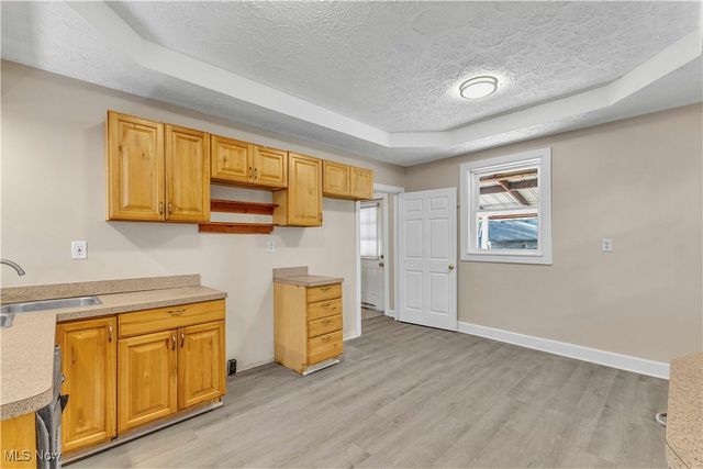 142 4th Street, Elyria, OH 44035