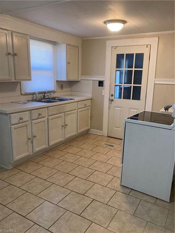 326 Washburn Street, Lexington, NC 27292