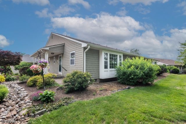 28 Brandywyne Dr, Florham Park Boro, NJ 07932