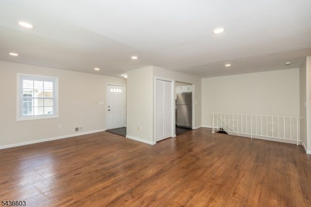 28 Brandywyne Dr, Florham Park Boro, NJ 07932