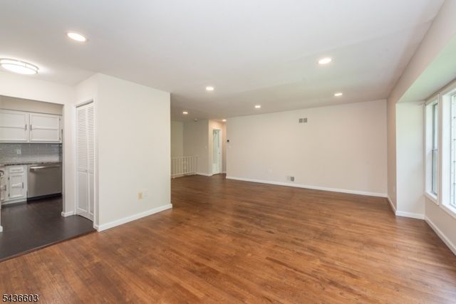 28 Brandywyne Dr, Florham Park Boro, NJ 07932