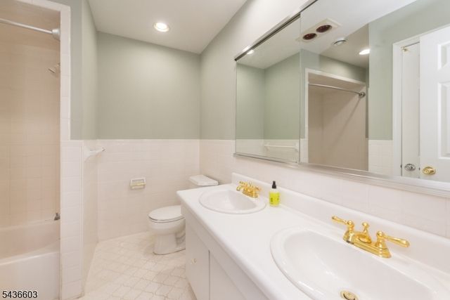 28 Brandywyne Dr, Florham Park Boro, NJ 07932