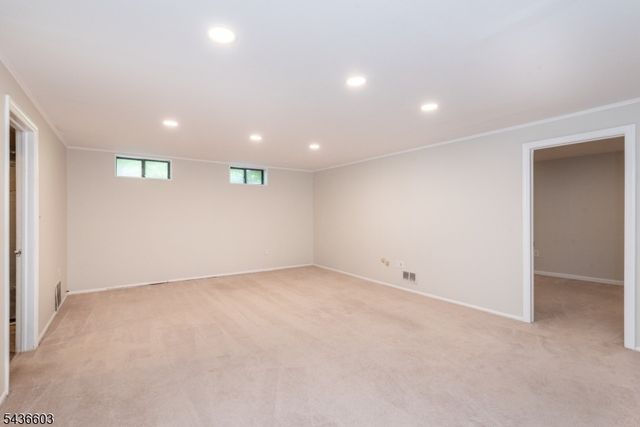 28 Brandywyne Dr, Florham Park Boro, NJ 07932