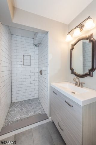 28 Brandywyne Dr, Florham Park Boro, NJ 07932