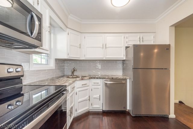 28 Brandywyne Dr, Florham Park Boro, NJ 07932