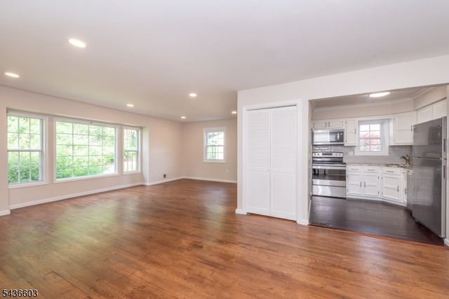 28 Brandywyne Dr, Florham Park Boro, NJ 07932