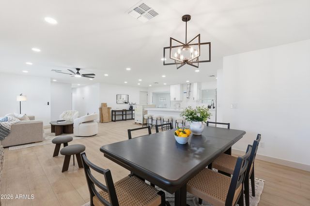 8162 N 1ST Avenue, Phoenix, AZ 85021