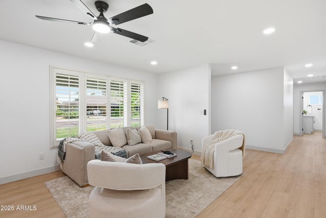 8162 N 1ST Avenue, Phoenix, AZ 85021