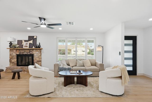 8162 N 1ST Avenue, Phoenix, AZ 85021