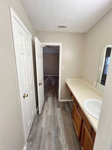 1611 Brentwood Drive, Irving, TX 75061