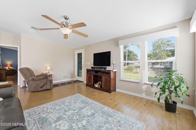 112 WATERSIDE Avenue, Satsuma, FL 32189