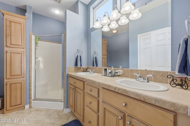 112 WATERSIDE Avenue, Satsuma, FL 32189