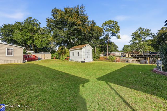 112 WATERSIDE Avenue, Satsuma, FL 32189