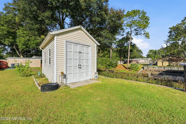 112 WATERSIDE Avenue, Satsuma, FL 32189