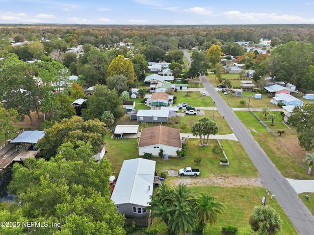 112 WATERSIDE Avenue, Satsuma, FL 32189