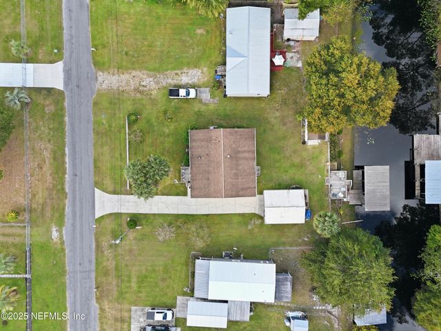 112 WATERSIDE Avenue, Satsuma, FL 32189