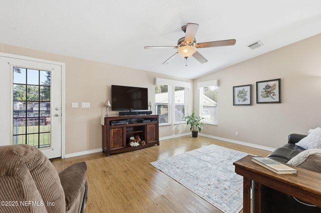 112 WATERSIDE Avenue, Satsuma, FL 32189