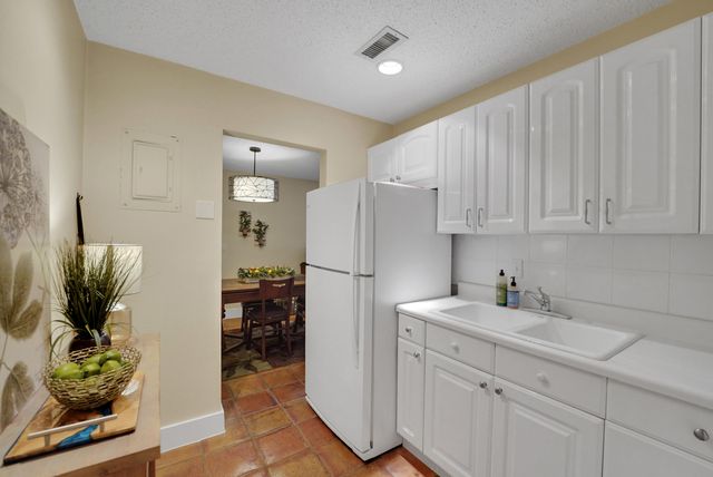 6473 BAY CLUB Drive 1, Fort Lauderdale, FL 33308