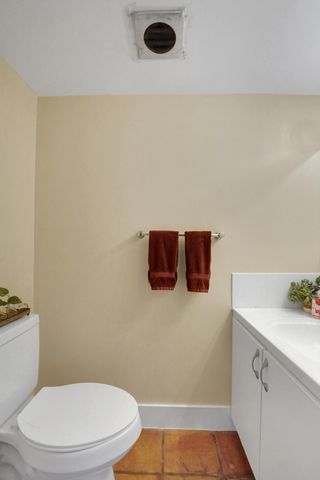 6473 BAY CLUB Drive 1, Fort Lauderdale, FL 33308