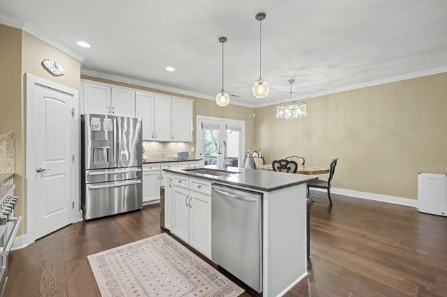 2214 Chaucer Park Ln, Thompsons Station, TN 37179
