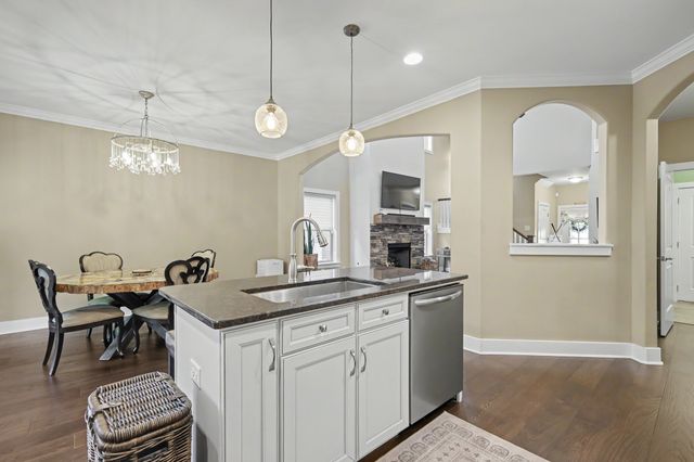 2214 Chaucer Park Ln, Thompsons Station, TN 37179