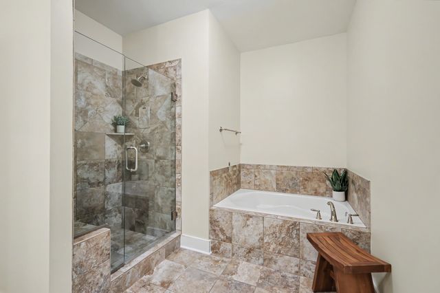 2214 Chaucer Park Ln, Thompsons Station, TN 37179