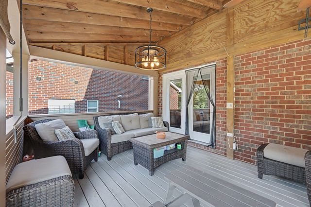 2214 Chaucer Park Ln, Thompsons Station, TN 37179