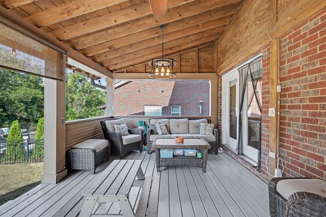 2214 Chaucer Park Ln, Thompsons Station, TN 37179