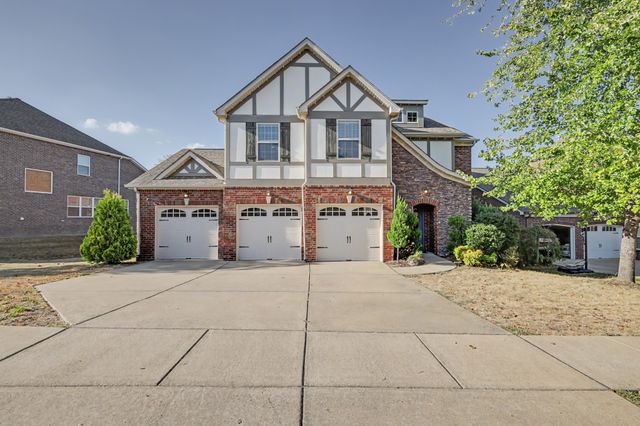 2214 Chaucer Park Ln, Thompsons Station, TN 37179