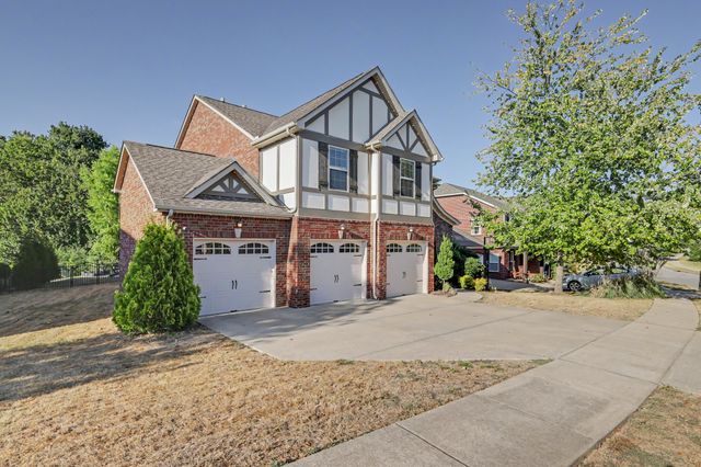 2214 Chaucer Park Ln, Thompsons Station, TN 37179