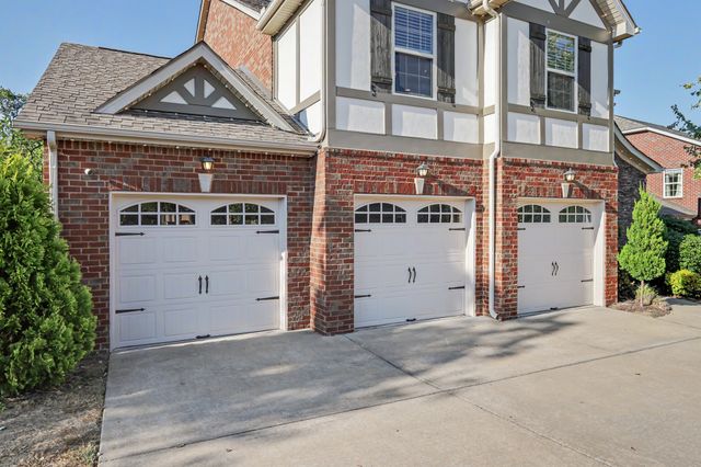 2214 Chaucer Park Ln, Thompsons Station, TN 37179
