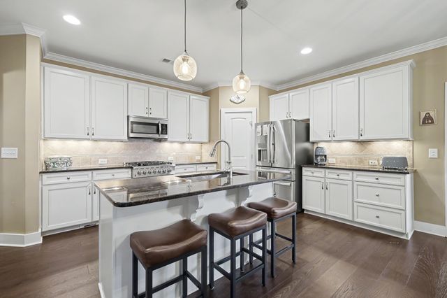 2214 Chaucer Park Ln, Thompsons Station, TN 37179