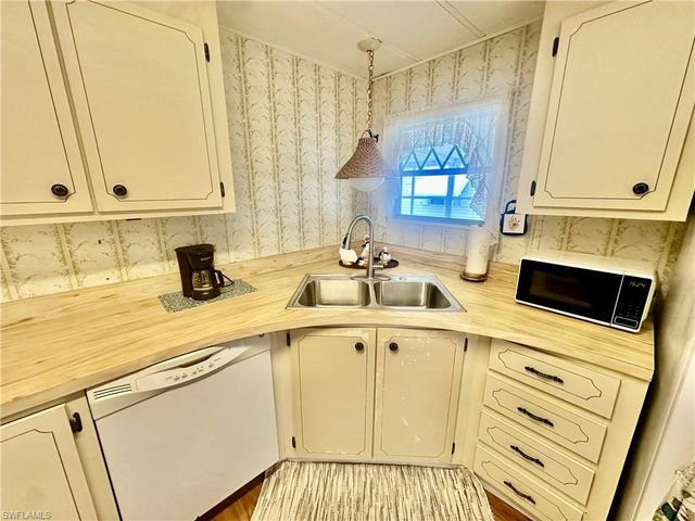 16037 Citron WAY, North Fort Myers, FL 33903