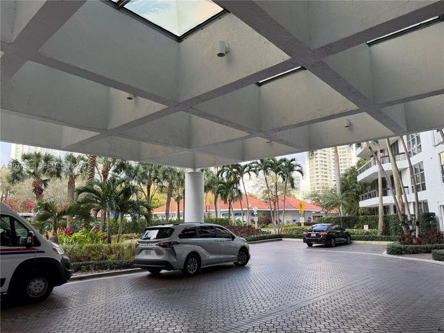 3600 Mystic Pointe Dr 615, Aventura, FL 33180