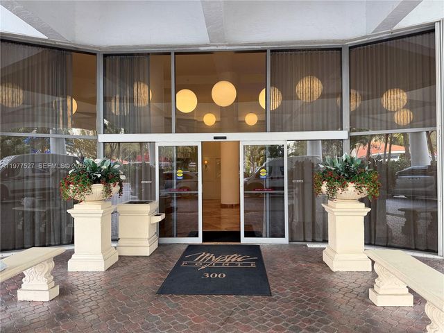 3600 Mystic Pointe Dr 615, Aventura, FL 33180