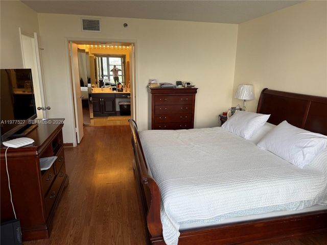 3600 Mystic Pointe Dr 615, Aventura, FL 33180