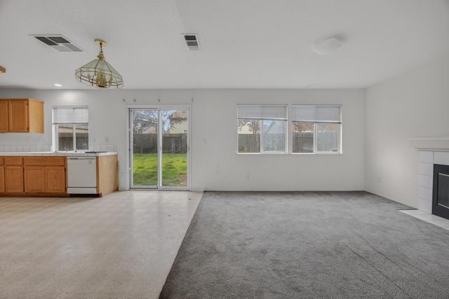 8916 Mandalay Way, Elk Grove, CA 95624