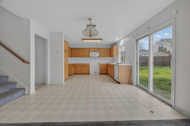 8916 Mandalay Way, Elk Grove, CA 95624