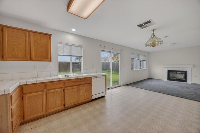 8916 Mandalay Way, Elk Grove, CA 95624