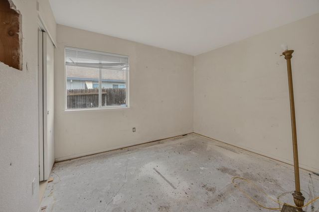 8916 Mandalay Way, Elk Grove, CA 95624