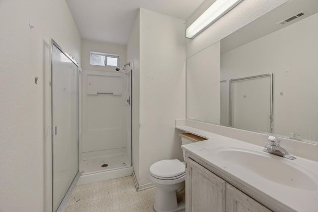 8916 Mandalay Way, Elk Grove, CA 95624