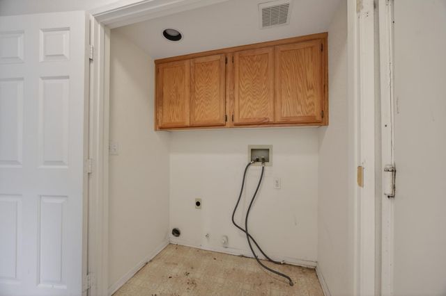 8916 Mandalay Way, Elk Grove, CA 95624