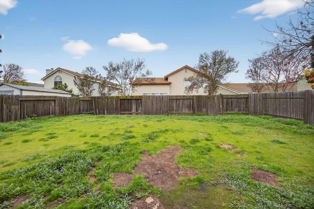 8916 Mandalay Way, Elk Grove, CA 95624